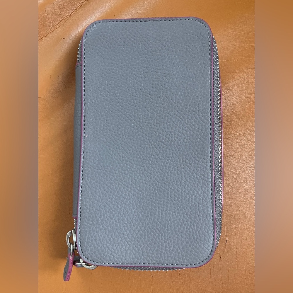Trish Mcevoy-Brush Case